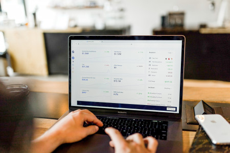 How to Start an Online Premium Gardening Tools Store Today